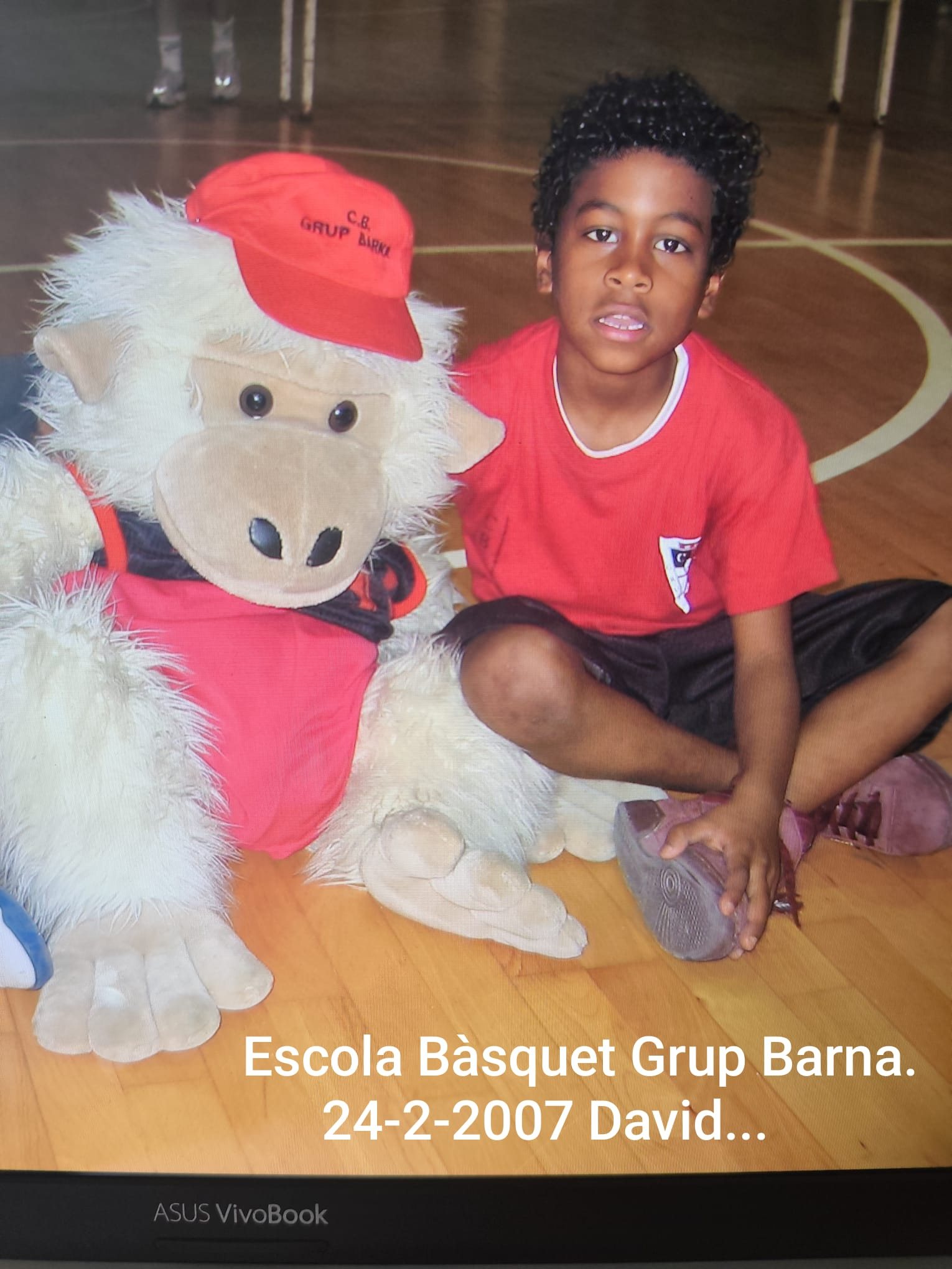 David Mejía de nen a l'Escola de Bàsquet Grup Barna, febrer de 2007